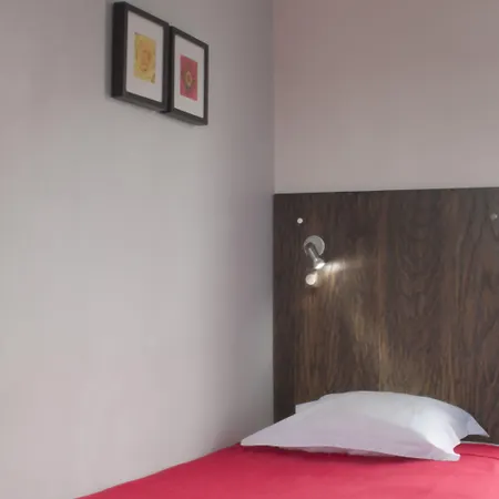 Hotel Biskui Levallois-Perret